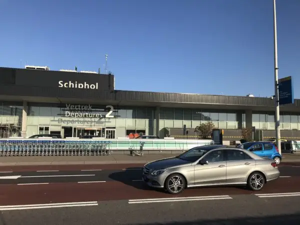 Taxi van Oisterwijk naar Schiphol – luchthavenvervoer met vaste ritprijs